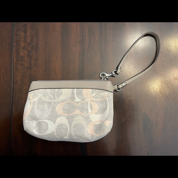 Coach wristlet - Picture 6 of 8